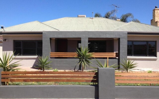 Ploughmans On Wallis, Horsham