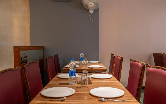 Uddhav Vilas Hotel