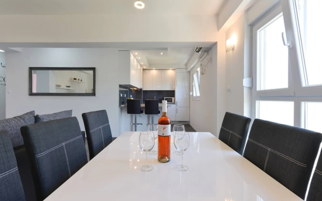 Modern Apartment Zara Gray