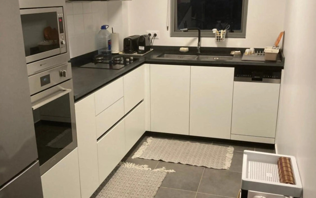 Standing Residence Kumuhei