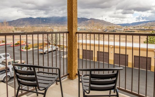 Eastside 1 & 2 BR Apts with balcony by Frontdesk