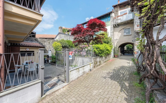 Lucy In The Sky of Gignese