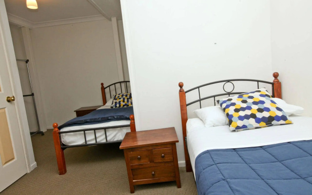 Bowen Terrace Accommodation
