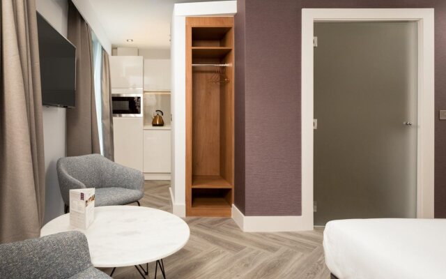 Roomzzz London Stratford