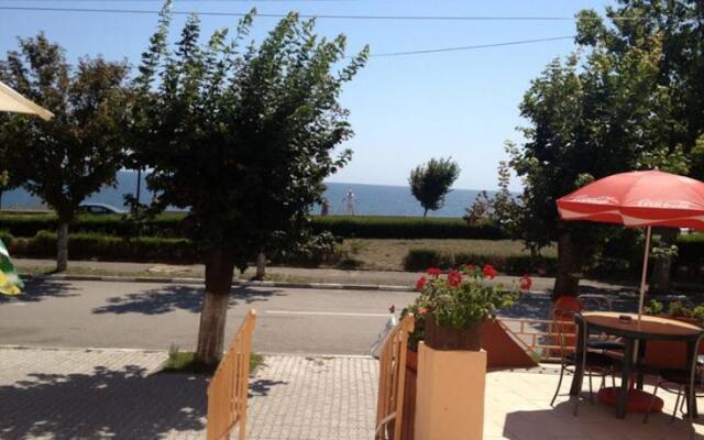 HOSTEL OLTENIA cm