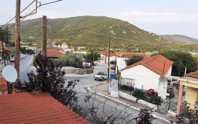 Mama's House Nea Peramos