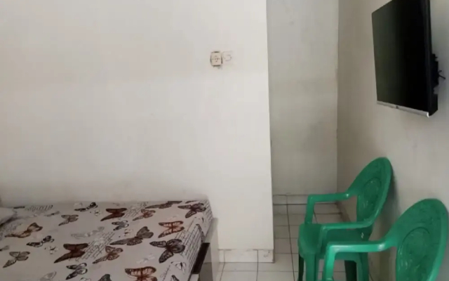 SPOT ON 93005 Berkah Kedawung Syariah Near Fakultas Farmasi Universitas Muhammadiyah Ahmad Dahlan Cirebon