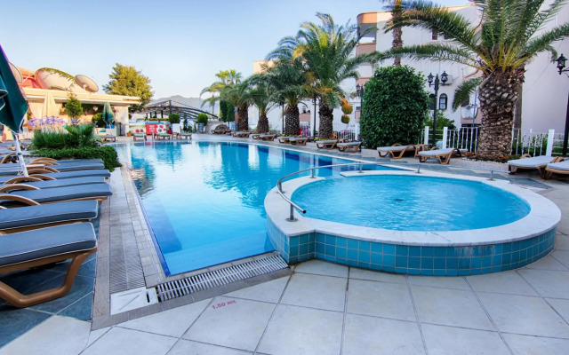 Romance Beach Hotel