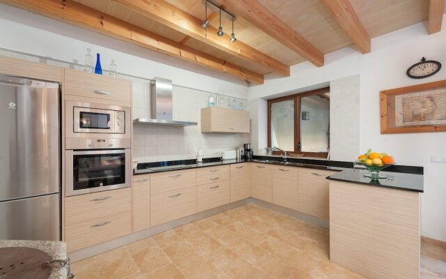 CAL TIO - Chalet With Terrace in Caimari. Free Wifi