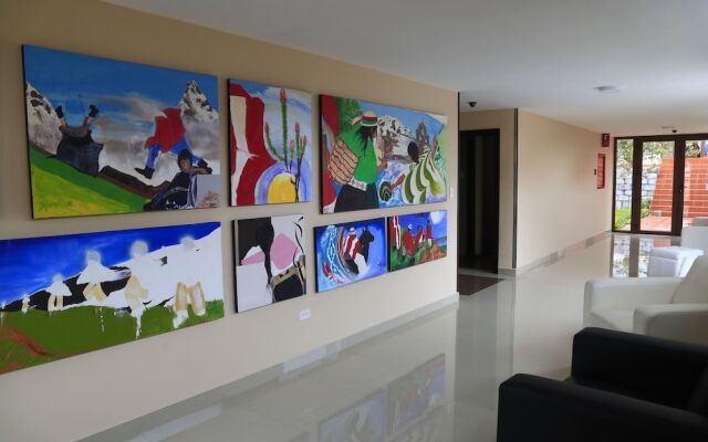 Quindeloma Art Hotel And Gallery