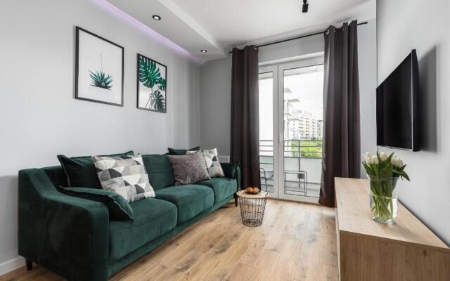 PREMIUM Apartments New Town Private Parking Included