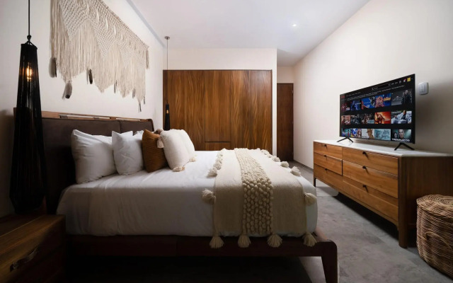 Mistiq Luxury Condo