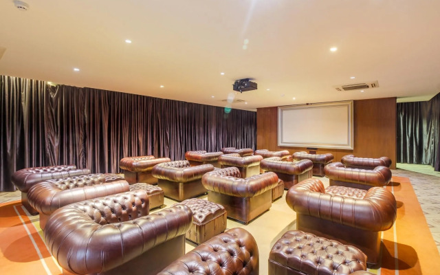 Oceana Suites Yoo Suite 305