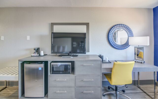 Emerald Coast Inn & Suites