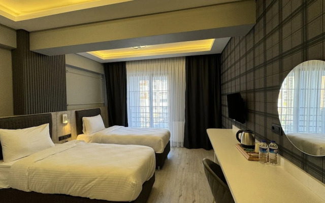 El Baboos Hotel