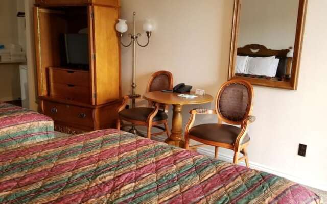 Plaza Motel