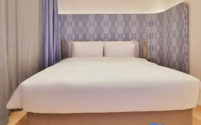Huazhu - xinyi standard 1 bed room(Street view) — фото 3