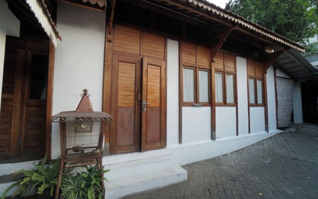 Villa Sarimbit