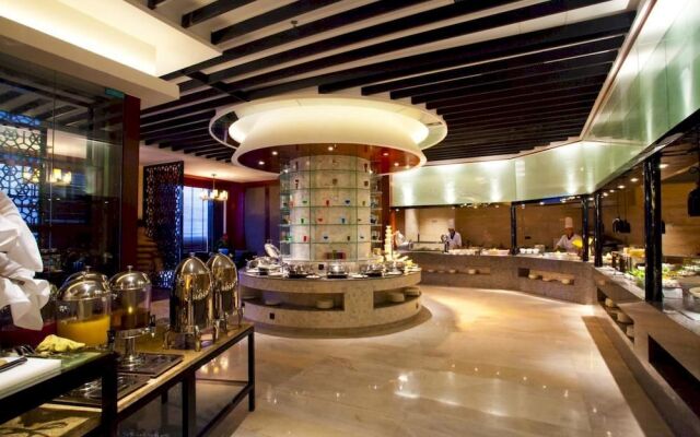 Qingdao Celebrity Hotel