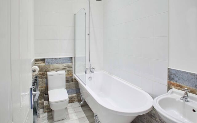 The Surfer's Loft Apartment