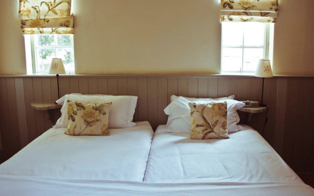 Mountain Manor Guest House & Executive Suites