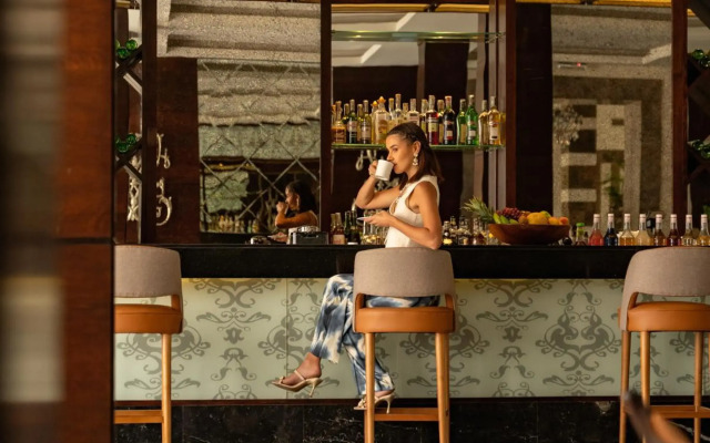 JAZ Oriental, Almaza Bay