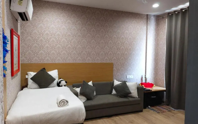 Saltstayz Select - Near Sohna Road City Center