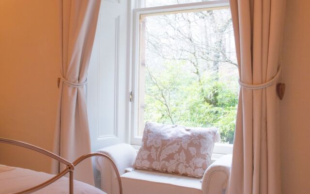 Cluny Bank Hotel