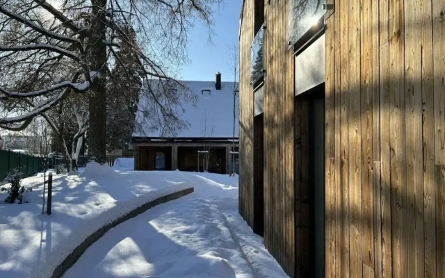 Spacious Villa With Good Ambience
