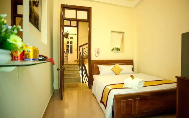 Happy Day Hotel