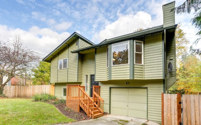 Beautiful Kenmore Retreat Near Marina & Beach!