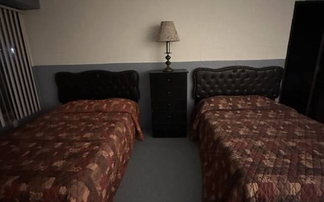 J-E Hotel & Suites