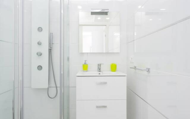 906. Luxury Paraiso Apartment With Sea View