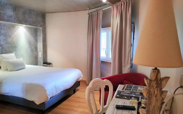 Logis Hôtel Les Pages