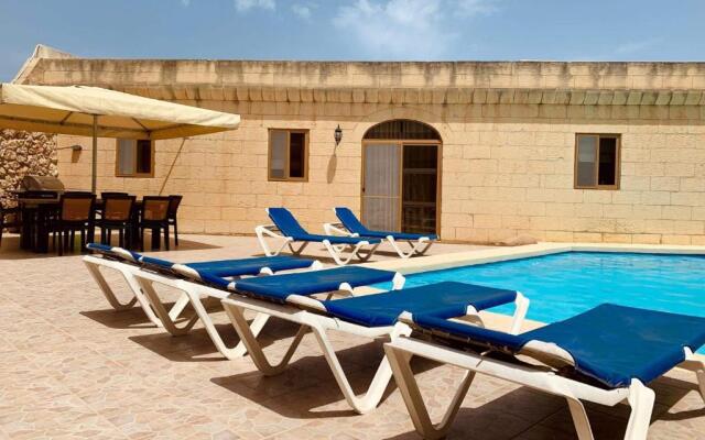 Hofra Farmhouse - 5 bedroom farmhouse with private pool available