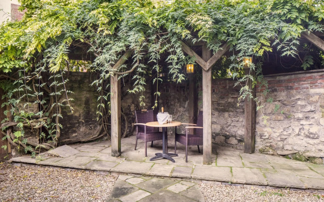 Vanbrugh House Hotel