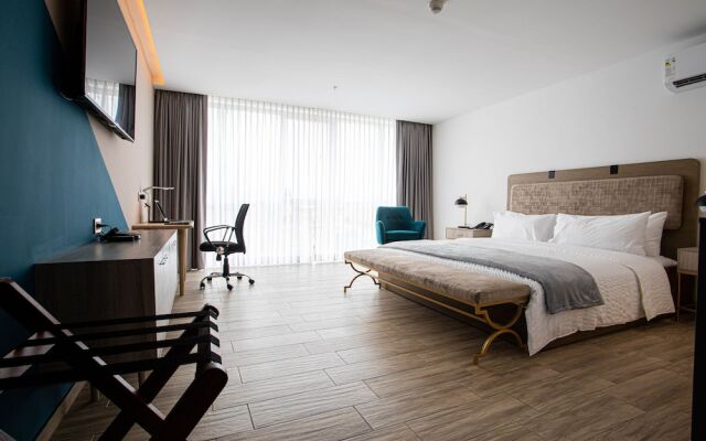 Hotel Puerto Pacífico Guayaquil Airport