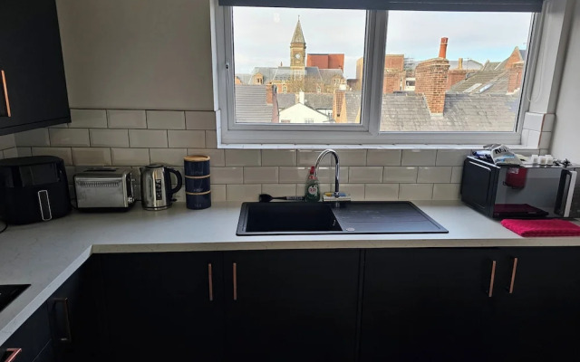 Apartmentsleeps4-marketquarter-wifi-parking