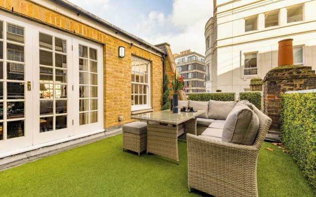 Mayfair 9-bed Townhouse - Sleeps 16, Patio & Ac