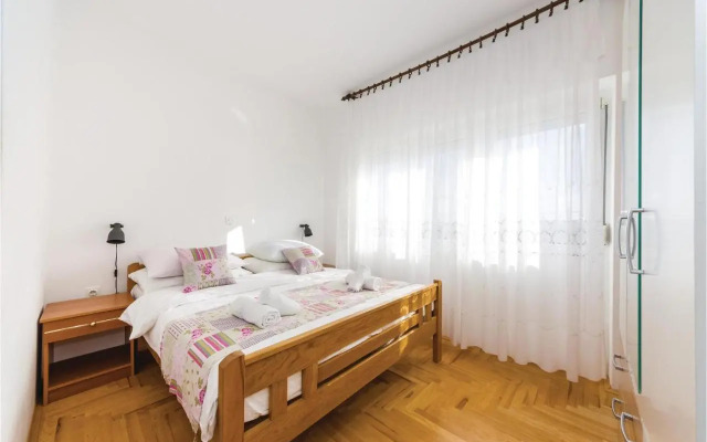 Five-Bedroom Holiday Home in Rovanjska
