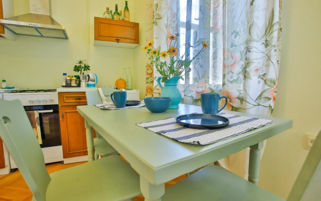 Entire apartment hosted by Keti