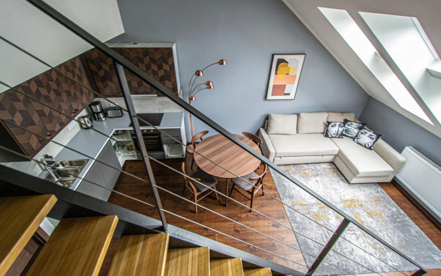 Quite Loft with Balcony and 3 Air Conditioners