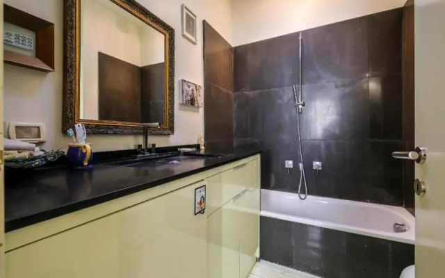 Trumpeldor - 2 Bed Apartment of Art!