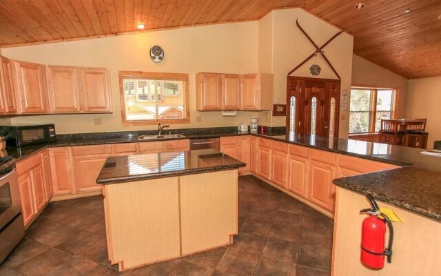 Bear Loop Chalet