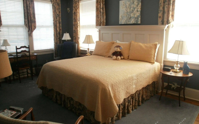 The Collins House Inn