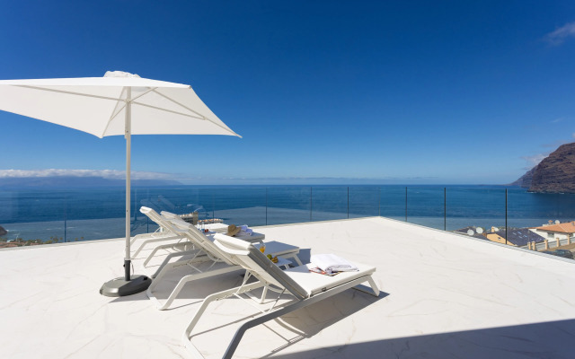 Crystal I Luxury Apartments