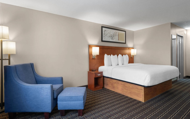 Travelodge by Wyndham Fargo West Acres