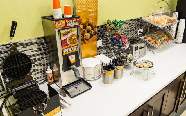 Hampton Inn & Suites by Hilton Regina East Gate