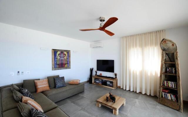Amani Home - Moja Private Beach Suite