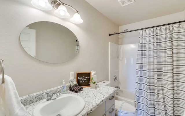 Gold Canyon Vacation w/ Private Patio & Fire Pit!